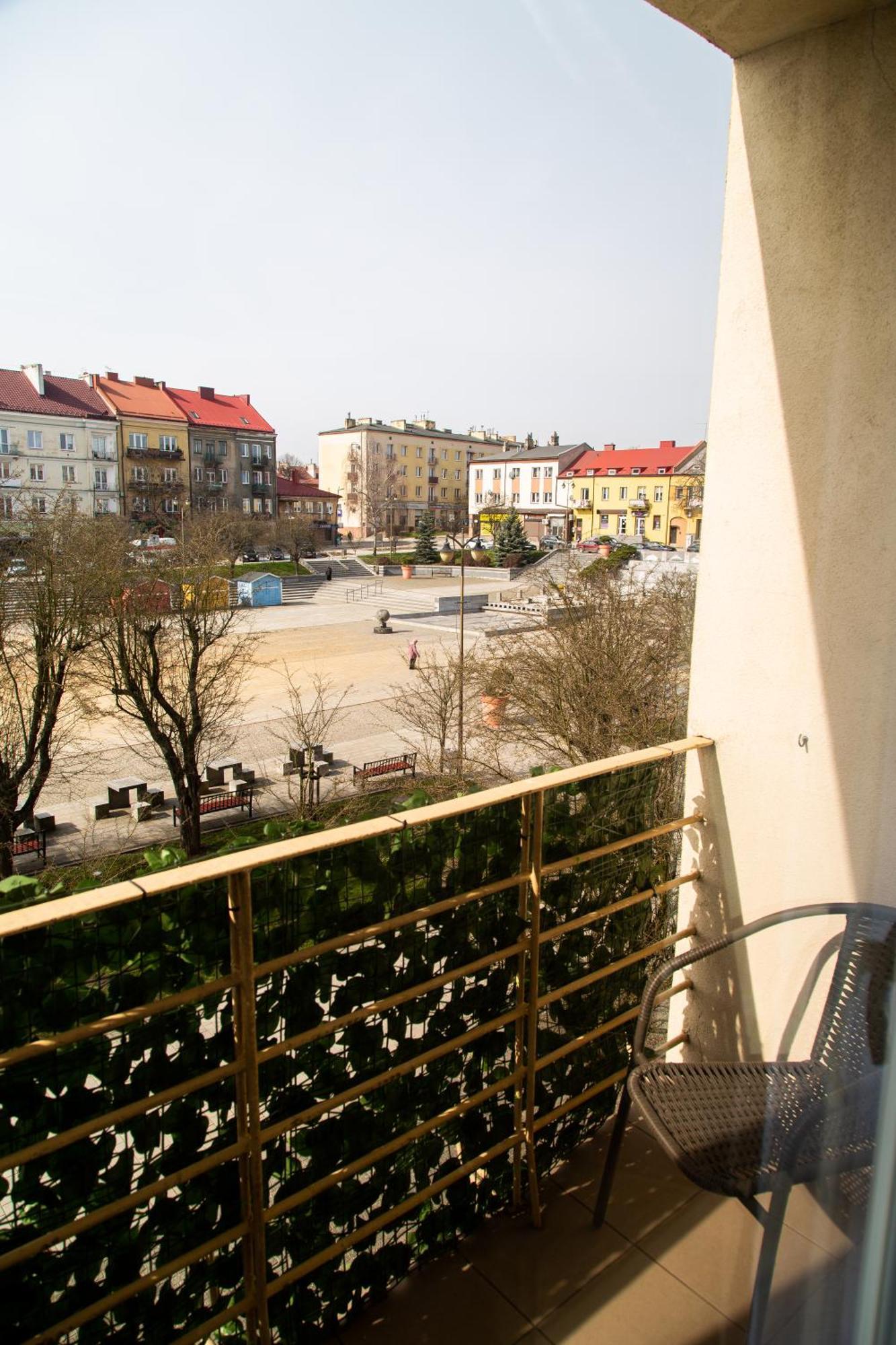 Apartament Rynek 10 Ostrowiec Swietokrzyski Bagian luar foto